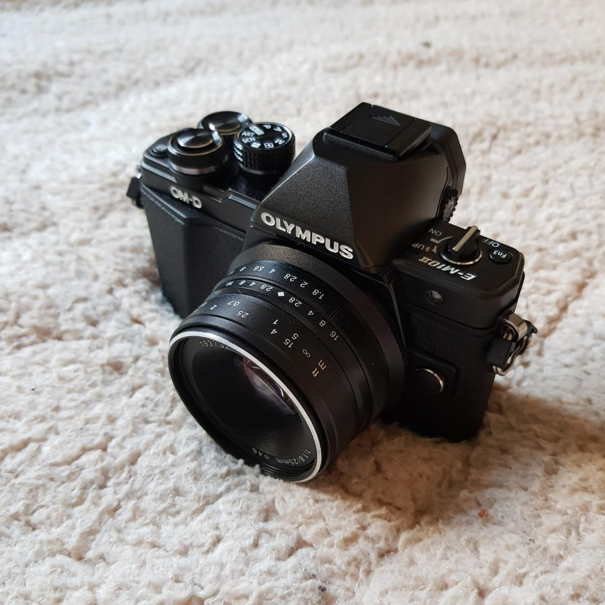 Manual Focus 25mm f/1.8 APS-C Lens for E/X/Z/M43-mount